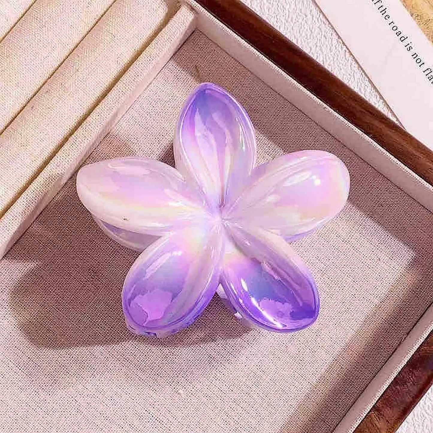 Flower design hair claw