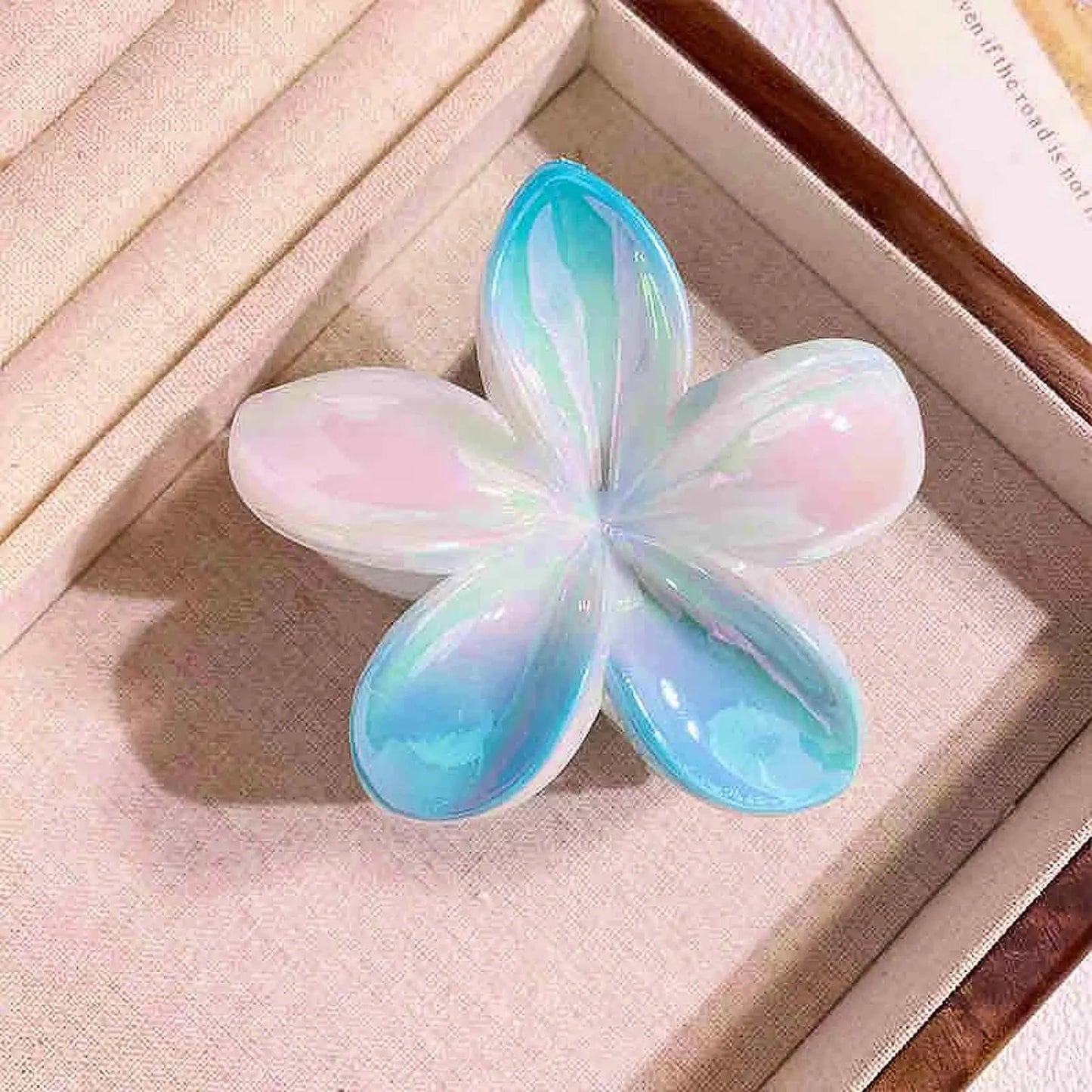 Flower design hair claw