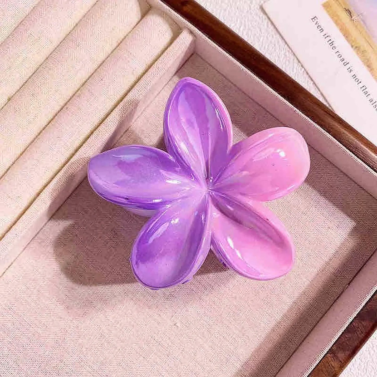 Flower design hair claw