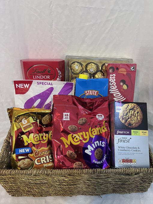 END OF YEAR HAMPER 02
